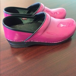 Sanita clogs (fuchsia) 39/8.5